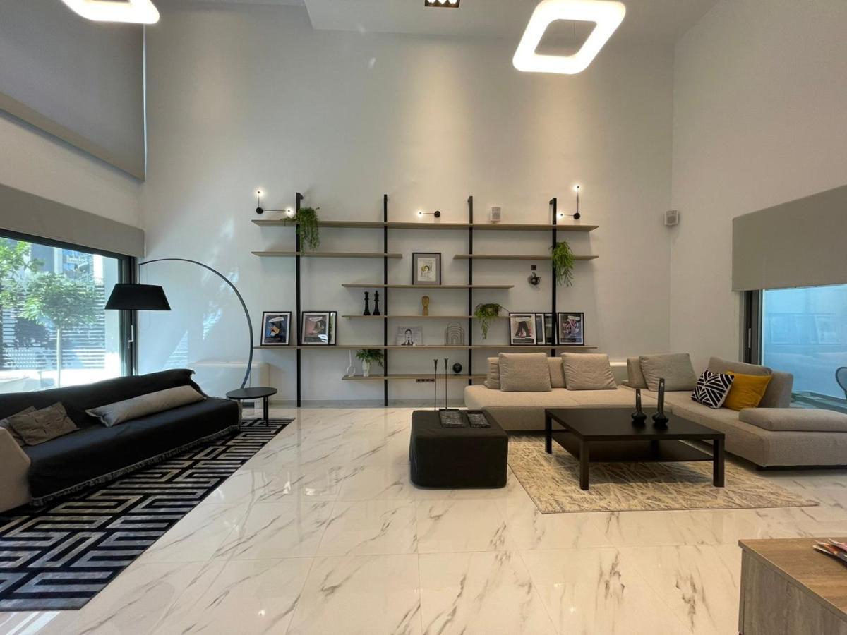 The Lop Athens Holidays Luxury Suites Exterior photo
