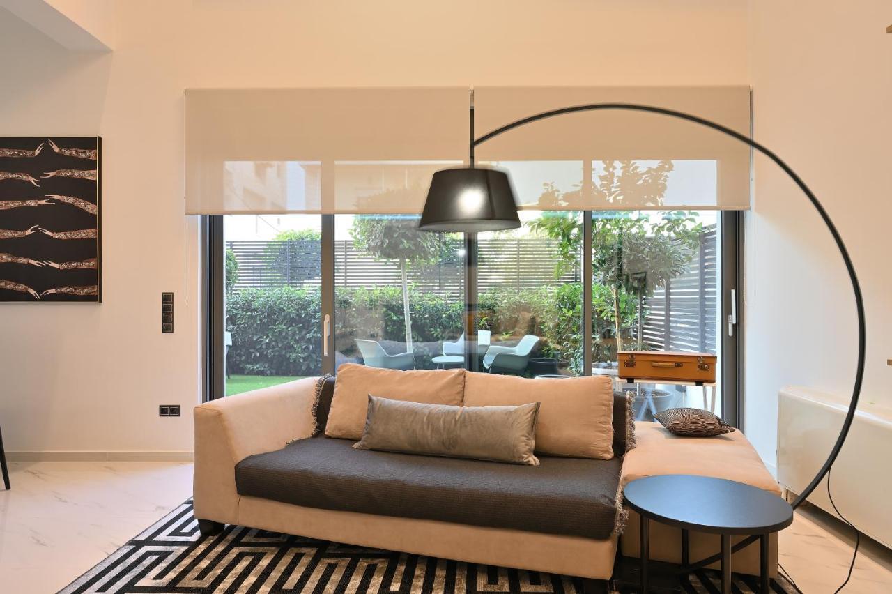 The Lop Athens Holidays Luxury Suites Exterior photo
