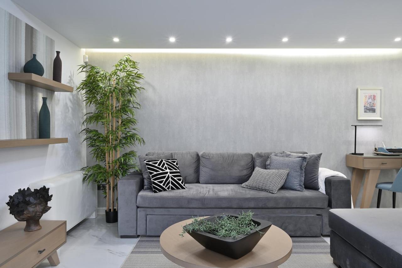 The Lop Athens Holidays Luxury Suites Exterior photo