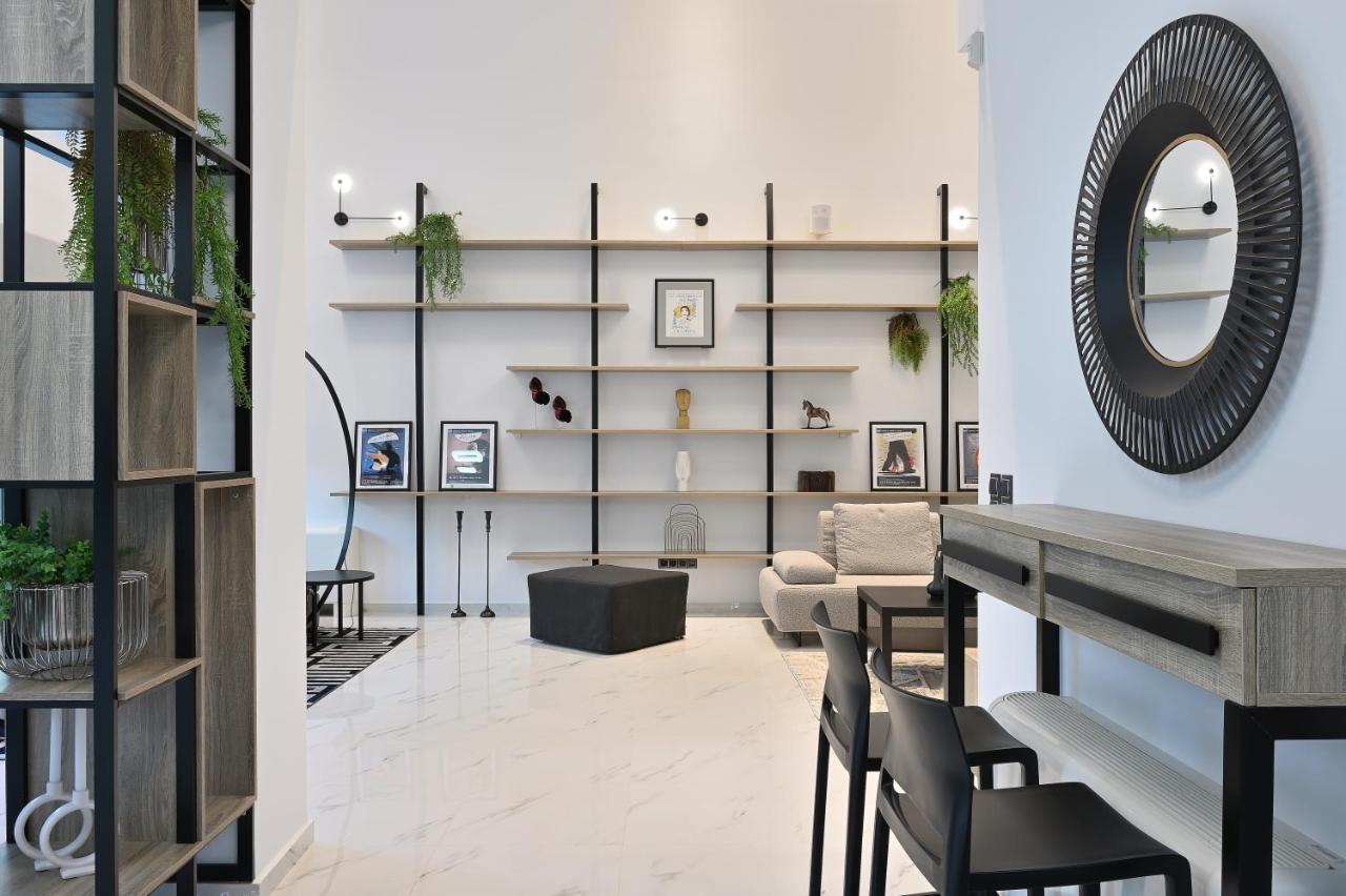 The Lop Athens Holidays Luxury Suites Exterior photo