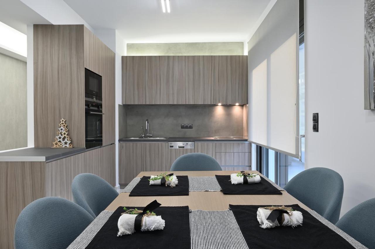 The Lop Athens Holidays Luxury Suites Exterior photo