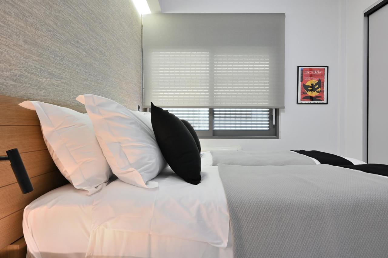 The Lop Athens Holidays Luxury Suites Exterior photo
