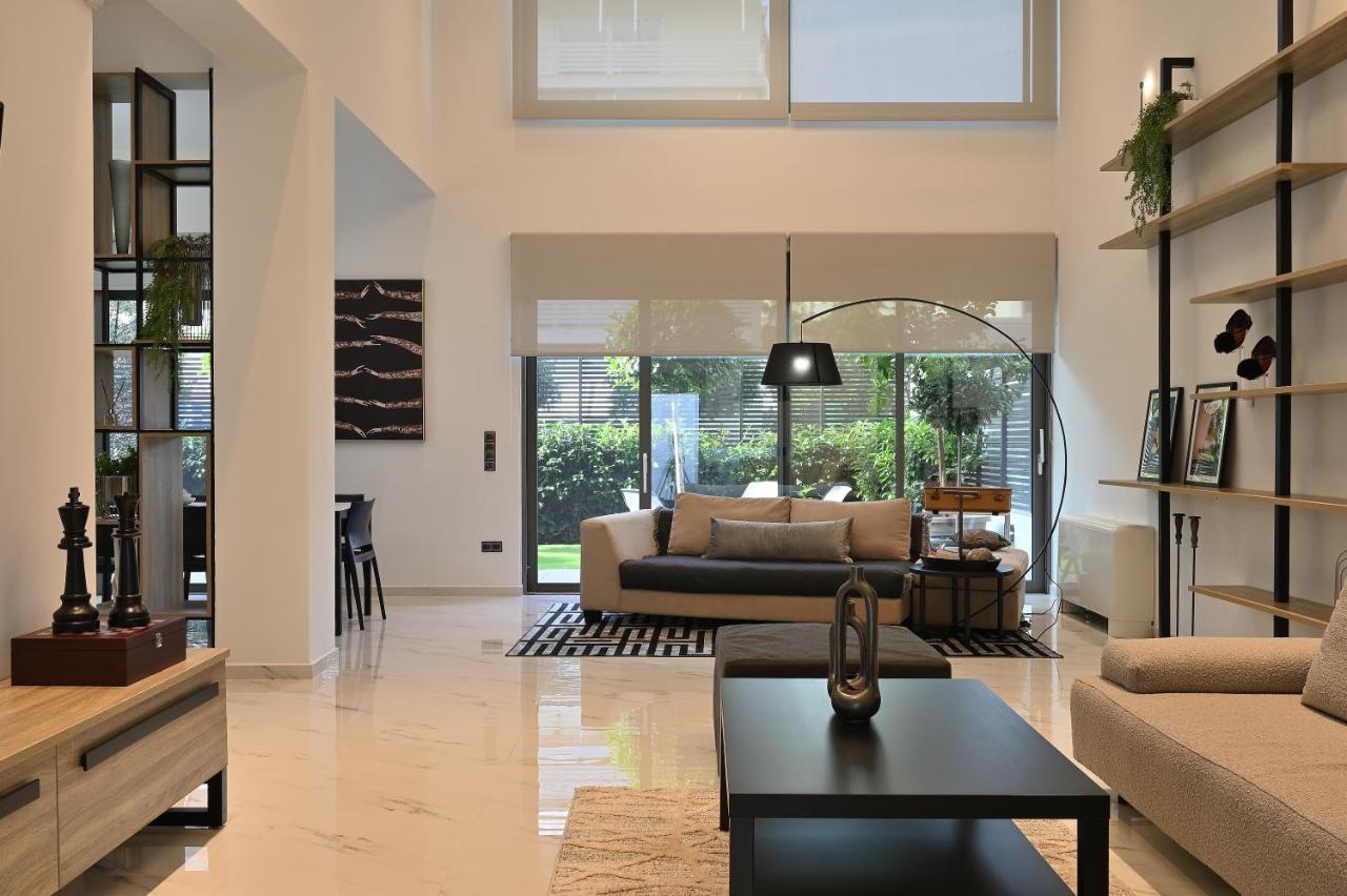 The Lop Athens Holidays Luxury Suites Exterior photo