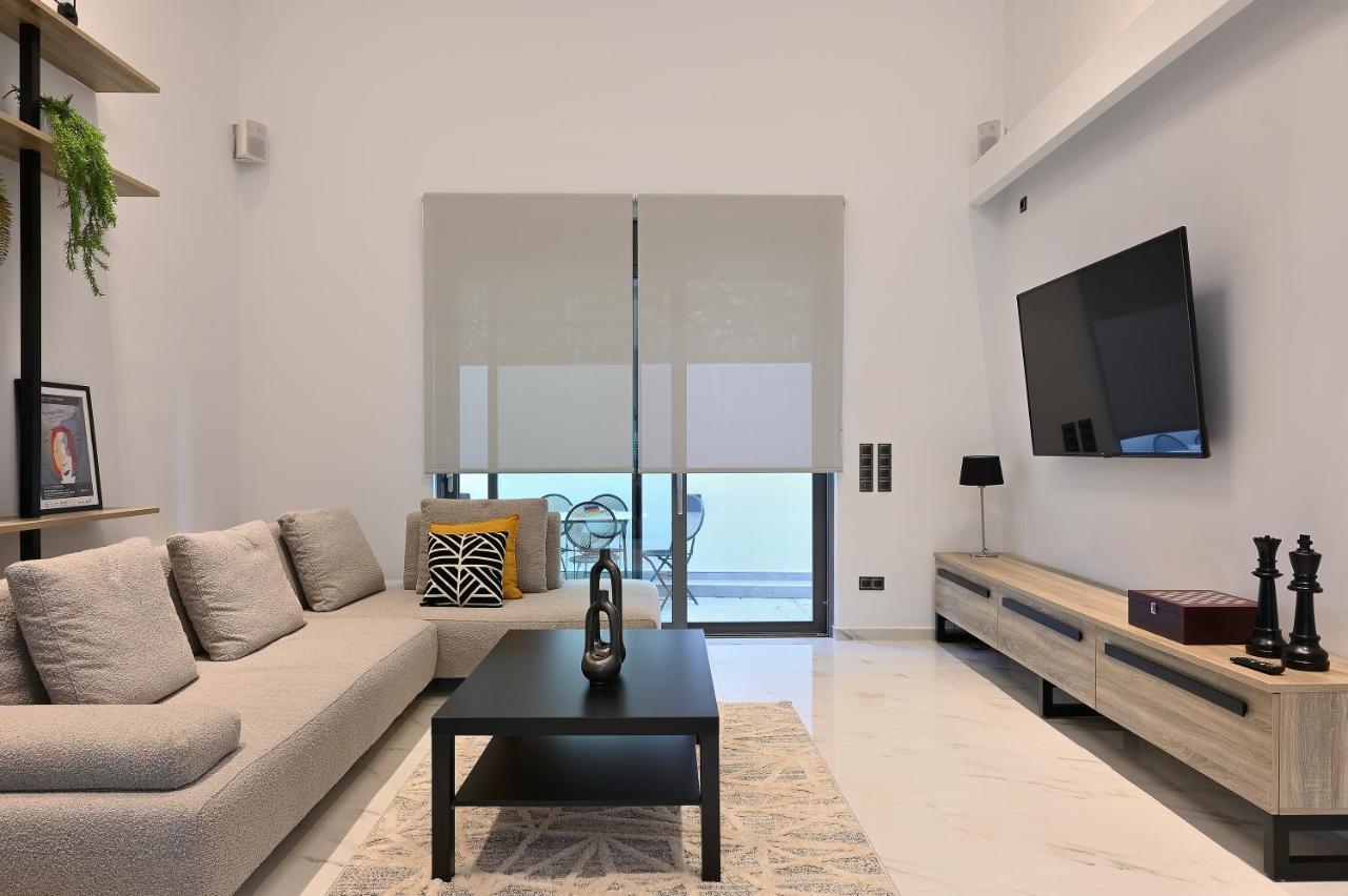 The Lop Athens Holidays Luxury Suites Exterior photo