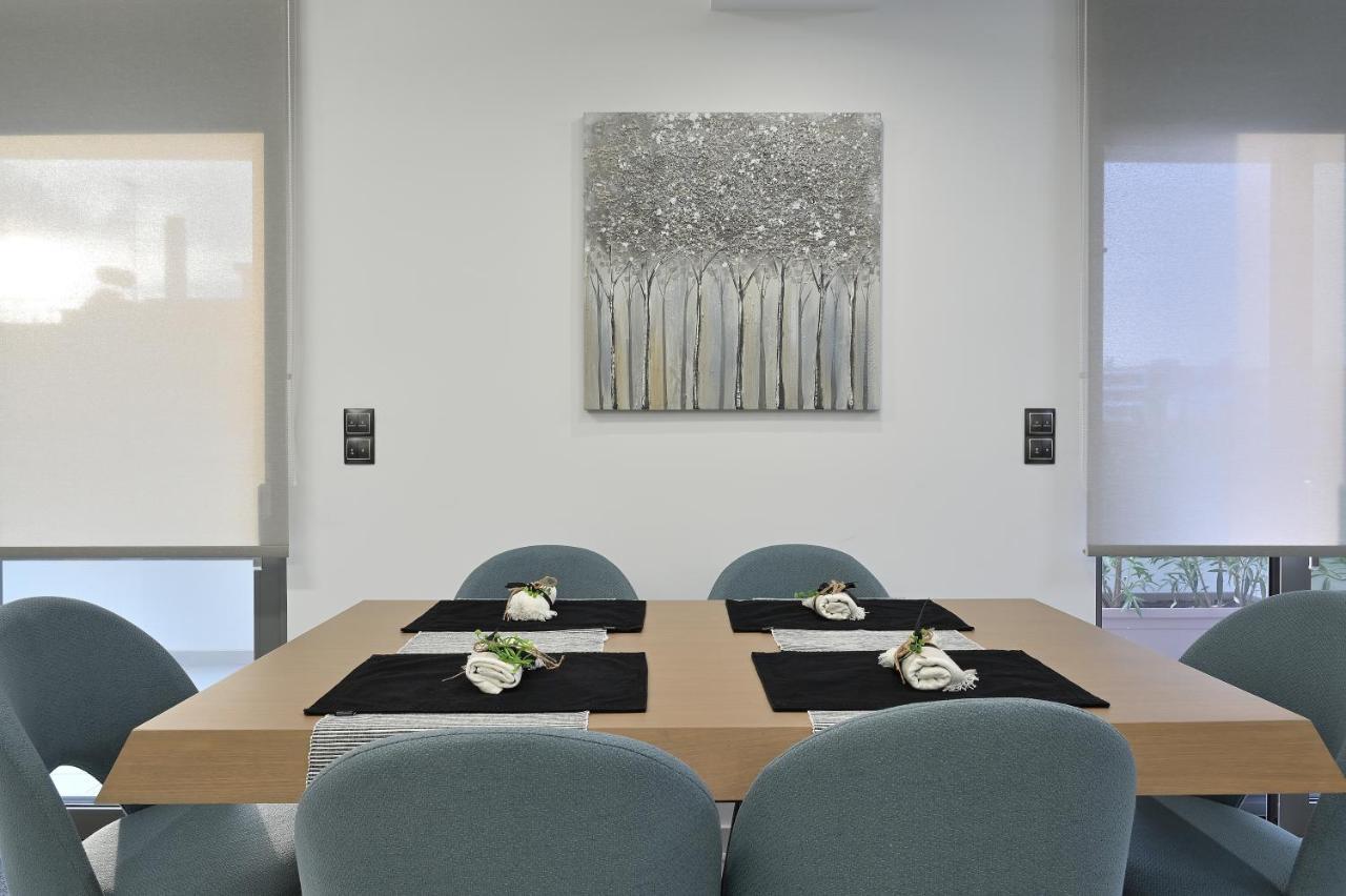The Lop Athens Holidays Luxury Suites Exterior photo