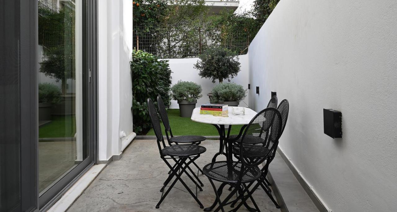 The Lop Athens Holidays Luxury Suites Exterior photo